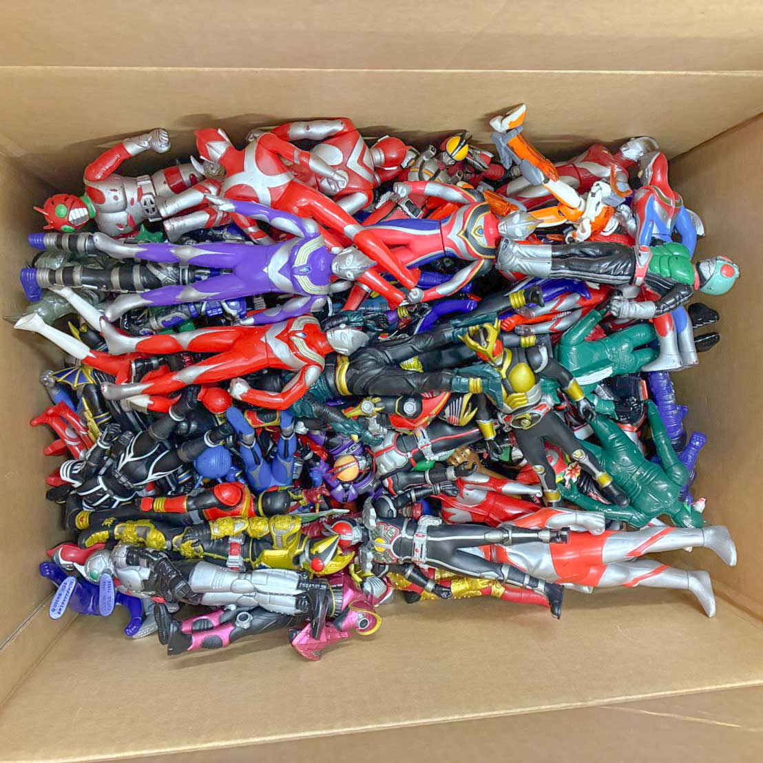 フィギュアや万年筆、メガネなどのお買取をさせていただきました！